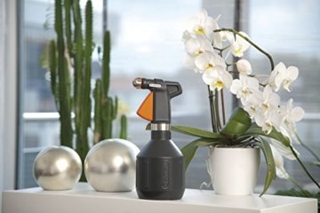 Gardena city gardening Balkon Pumpsprüher 1 l: Sprühflasche mit ultrafeinem Sprühnebel, große Füllöffnung, hochwertiges Design in Schwarz mit Edelstahl, handlich, mit Füllstandanzeige (806-20) - 3